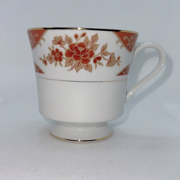MIKASA EMPRESS FOOTED TEACUP AND SAUCER FINE CHINE VINTAGE L6009 - Picture 6 of 14